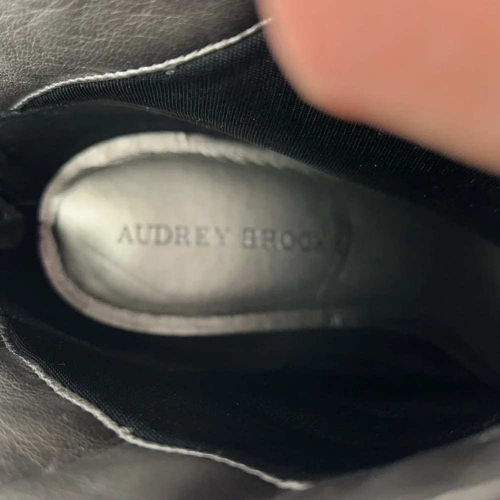 Audrey Brooke stilleto bootie Sz 10 Blk